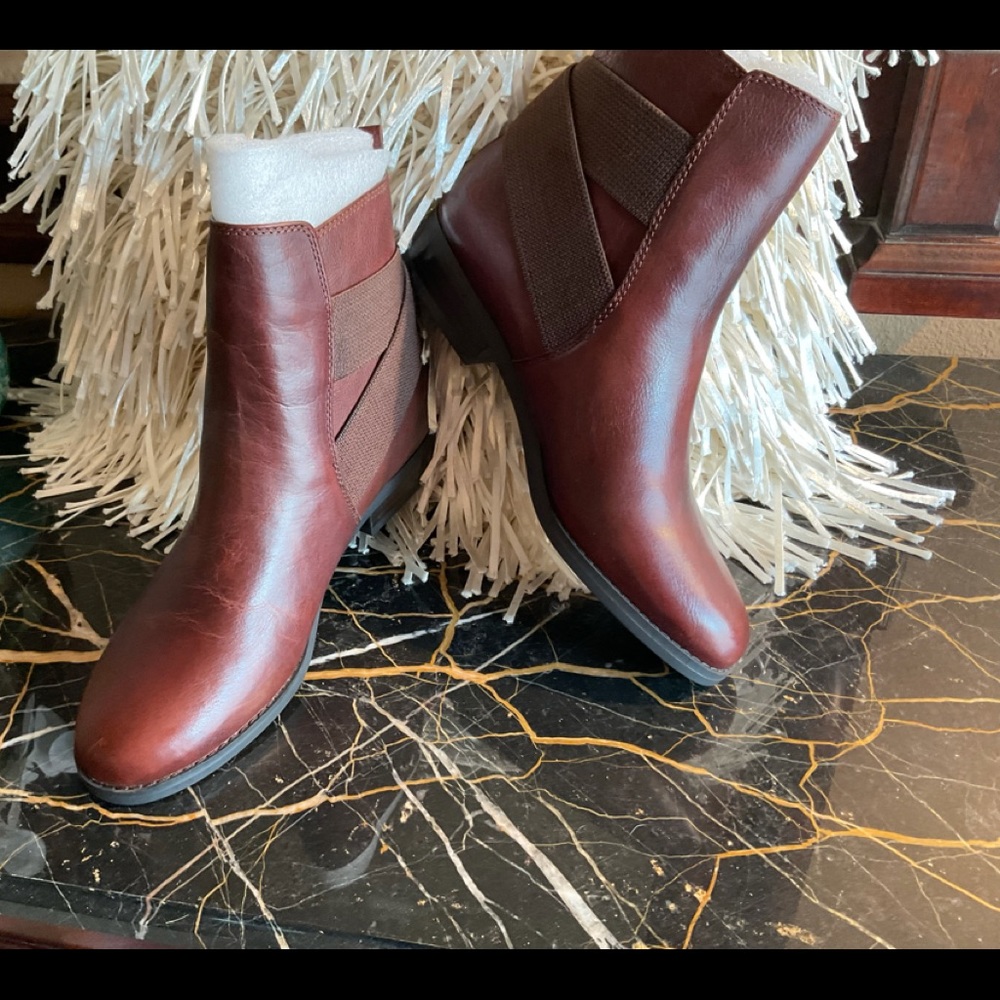NEW Ralph Lauren Kaliyah Brown Ankle Boots - 9 M
